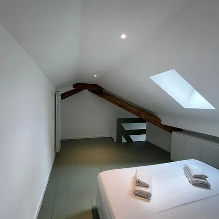 Domo House * 多莫多索拉