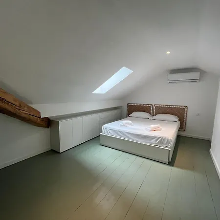 Domo House * 多莫多索拉